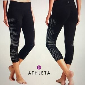 Athleta Gel Chaturanga Crop Leggings Black White Stripes‎ Lines Slimming Medium